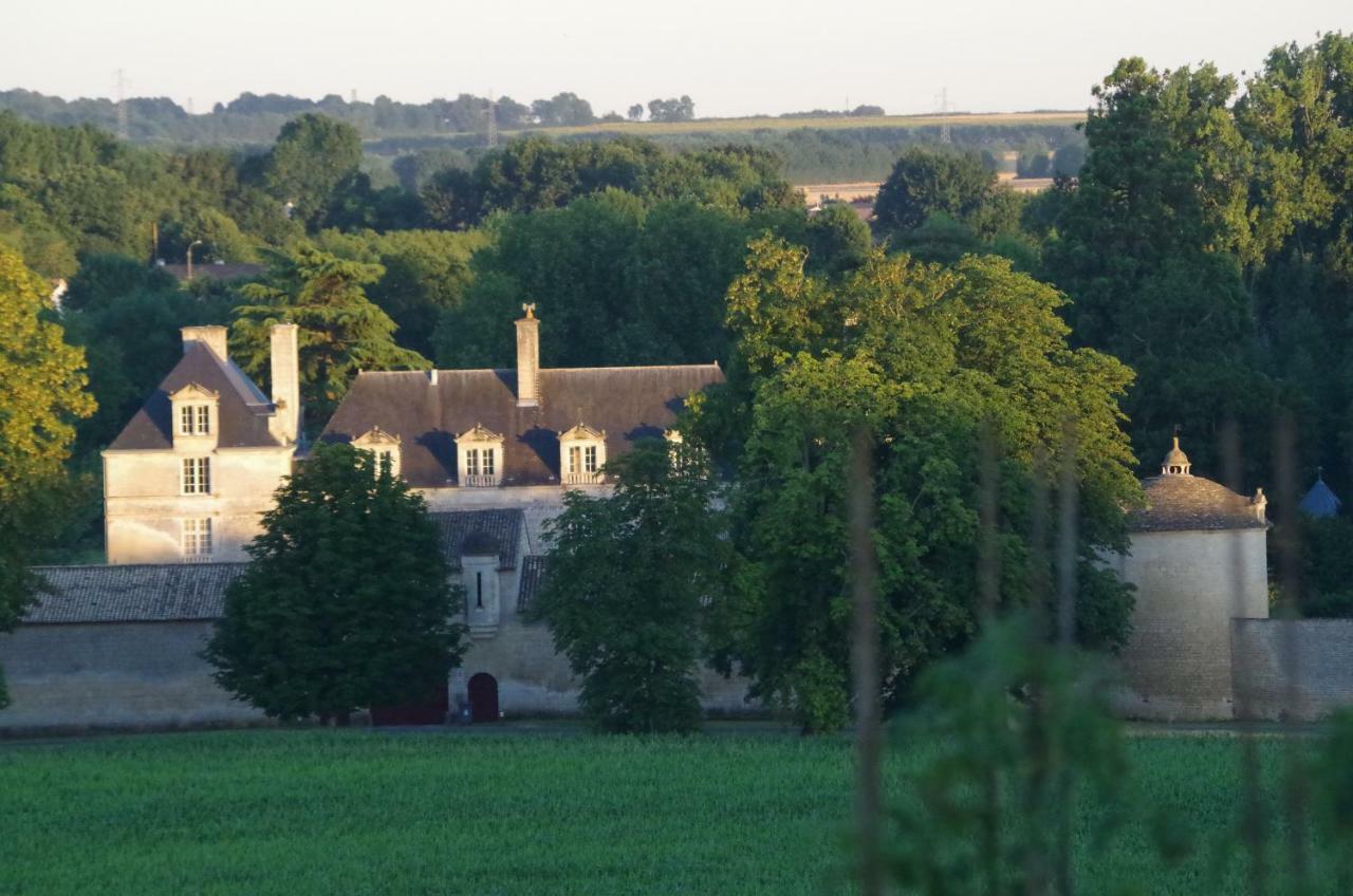 Au Grain D'Orge Vila Echire Exterior foto